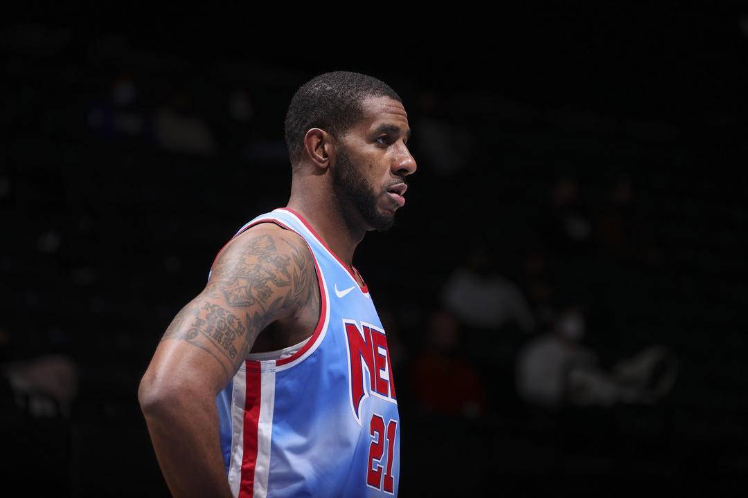 他开始在场 他开始在场